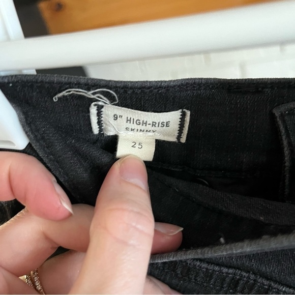 Madewell 9" Mid-Rise Skinny Jeans in Black Sea - Picture 7 of 9